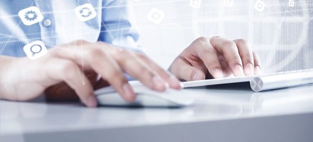 person doing search and click in google